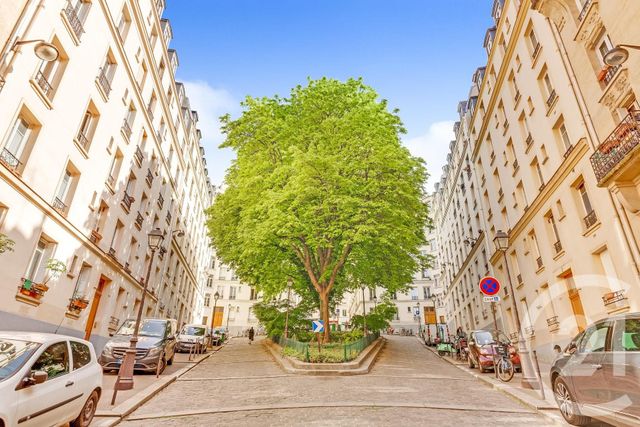  - PARIS - 