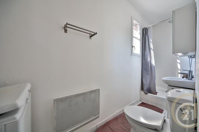 Appartement F2 à vendre - 2 pièces - 29.68 m2 - PARIS - 75020 - ILE-DE-FRANCE - Century 21 Bolivar Jourdain Appartement F2 à vendre - 2 pièces - 29.68 m2 - PARIS - 75020 - ILE-DE-FRANCE - Century 21 Bolivar Jourdain