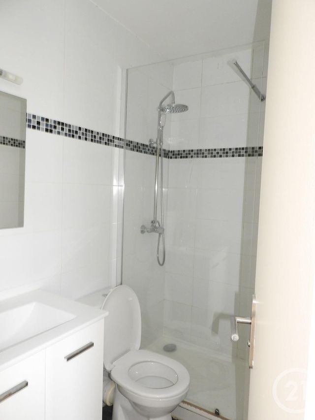 Afficher la photo en grand Appartement F2 à louer - 2 pièces - 32.0 m2 - PARIS - 75011 - ILE-DE-FRANCE - Century 21 Bolivar Jourdain