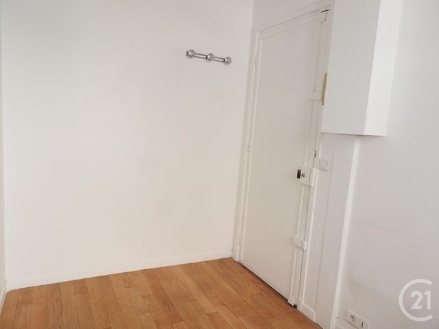 Studio à louer - 1 pièce - 25.0 m2 - PARIS - 75019 - ILE-DE-FRANCE - Century 21 Bolivar Jourdain Studio à louer - 1 pièce - 25.0 m2 - PARIS - 75019 - ILE-DE-FRANCE - Century 21 Bolivar Jourdain