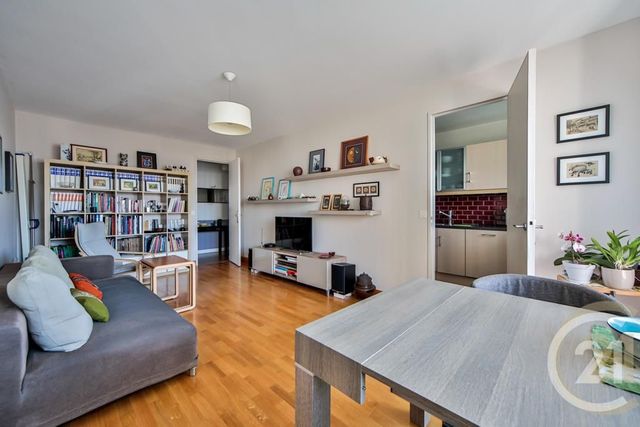 Appartement F5 à vendre - 5 pièces - 91.0 m2 - PARIS - 75019 - ILE-DE-FRANCE - Century 21 Bolivar Jourdain Appartement F5 à vendre - 5 pièces - 91.0 m2 - PARIS - 75019 - ILE-DE-FRANCE - Century 21 Bolivar Jourdain