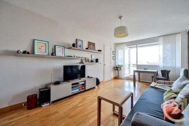 Appartement F5 à vendre - 5 pièces - 91.0 m2 - PARIS - 75019 - ILE-DE-FRANCE - Century 21 Bolivar Jourdain Appartement F5 à vendre - 5 pièces - 91.0 m2 - PARIS - 75019 - ILE-DE-FRANCE - Century 21 Bolivar Jourdain