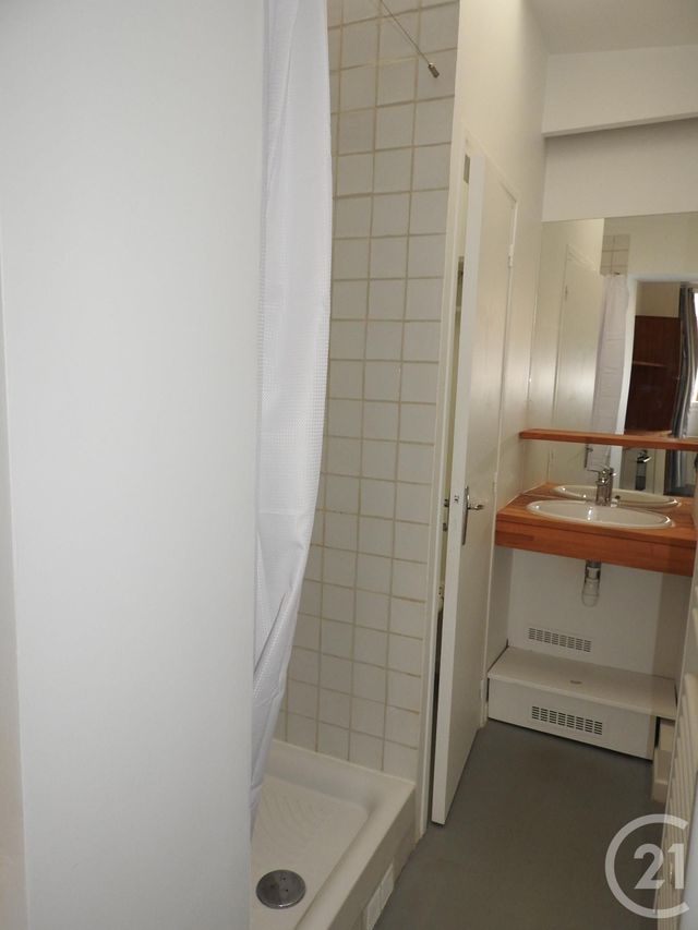 Studio à louer - 1 pièce - 18.0 m2 - PARIS - 75019 - ILE-DE-FRANCE - Century 21 Bolivar Jourdain Studio à louer - 1 pièce - 18.0 m2 - PARIS - 75019 - ILE-DE-FRANCE - Century 21 Bolivar Jourdain