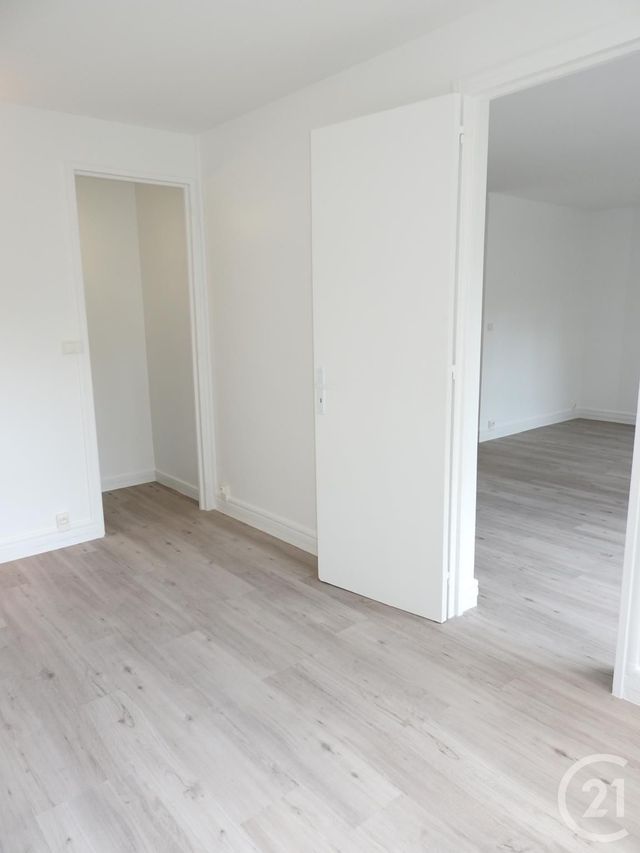 Afficher la photo en grand Appartement F2 à louer - 2 pièces - 46.0 m2 - PARIS - 75019 - ILE-DE-FRANCE - Century 21 Bolivar Jourdain