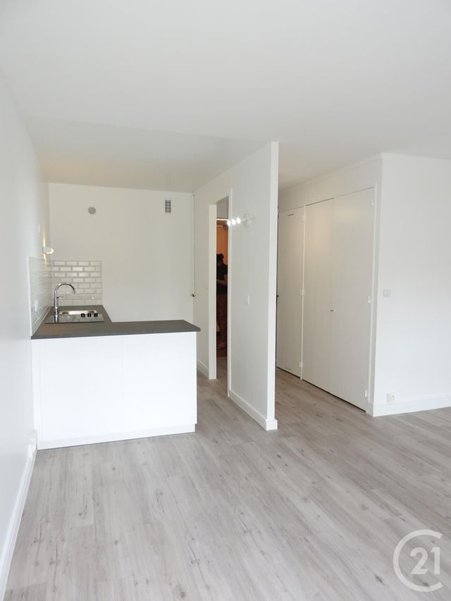 Afficher la photo en grand Appartement F2 à louer - 2 pièces - 46.0 m2 - PARIS - 75019 - ILE-DE-FRANCE - Century 21 Bolivar Jourdain