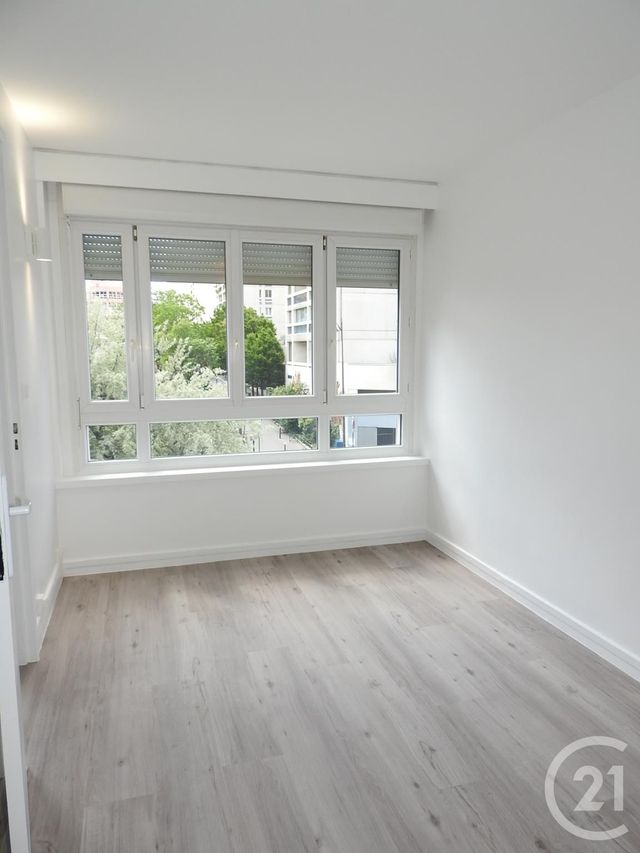 Afficher la photo en grand Appartement F2 à louer - 2 pièces - 46.0 m2 - PARIS - 75019 - ILE-DE-FRANCE - Century 21 Bolivar Jourdain