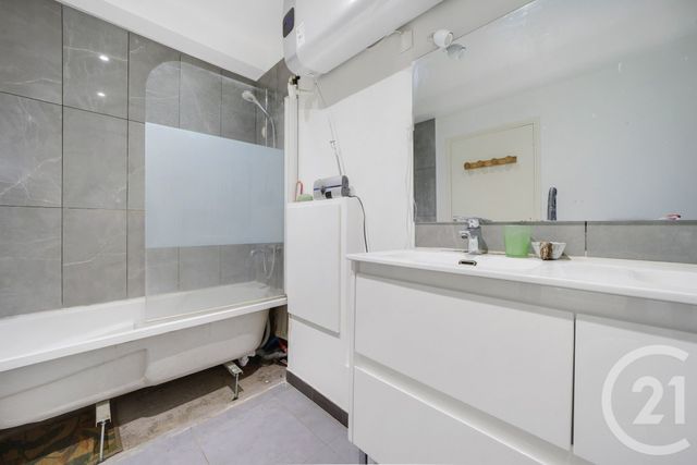 Appartement F3 à vendre - 3 pièces - 58.11 m2 - PARIS - 75019 - ILE-DE-FRANCE - Century 21 Bolivar Jourdain