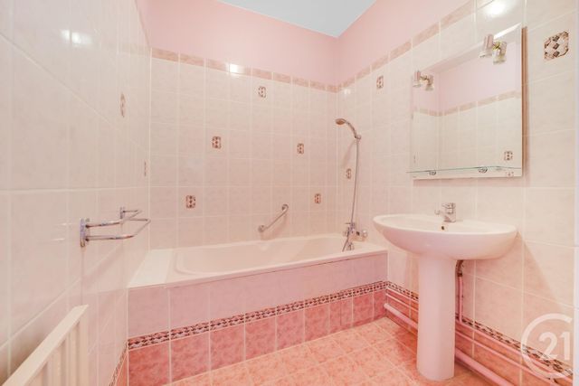 Afficher la photo en grand Appartement F4 à vendre - 4 pièces - 109.82 m2 - PARIS - 75019 - ILE-DE-FRANCE - Century 21 Bolivar Jourdain