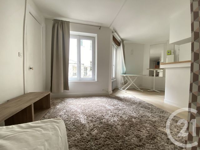 Appartement Studio à louer PARIS