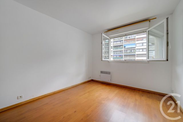 Afficher la photo en grand Appartement F3 à vendre - 3 pièces - 69.6 m2 - PARIS - 75019 - ILE-DE-FRANCE - Century 21 Bolivar Jourdain