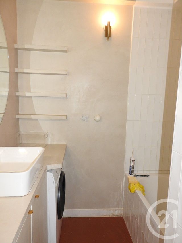 Appartement F3 à louer - 3 pièces - 56.0 m2 - PARIS - 75019 - ILE-DE-FRANCE - Century 21 Bolivar Jourdain