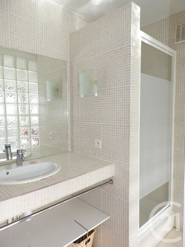 Appartement F1 à louer - 1 pièce - 40.0 m2 - PARIS - 75019 - ILE-DE-FRANCE - Century 21 Bolivar Jourdain