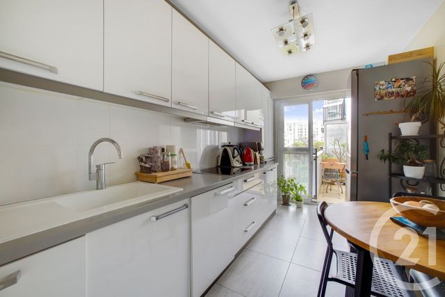 Appartement F4 à vendre - 4 pièces - 89.66 m2 - PARIS - 75019 - ILE-DE-FRANCE - Century 21 Bolivar Jourdain