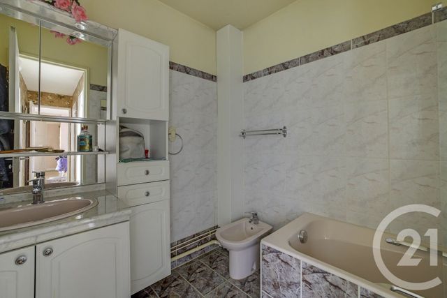 Appartement F3 à vendre - 3 pièces - 62.64 m2 - PARIS - 75019 - ILE-DE-FRANCE - Century 21 Bolivar Jourdain